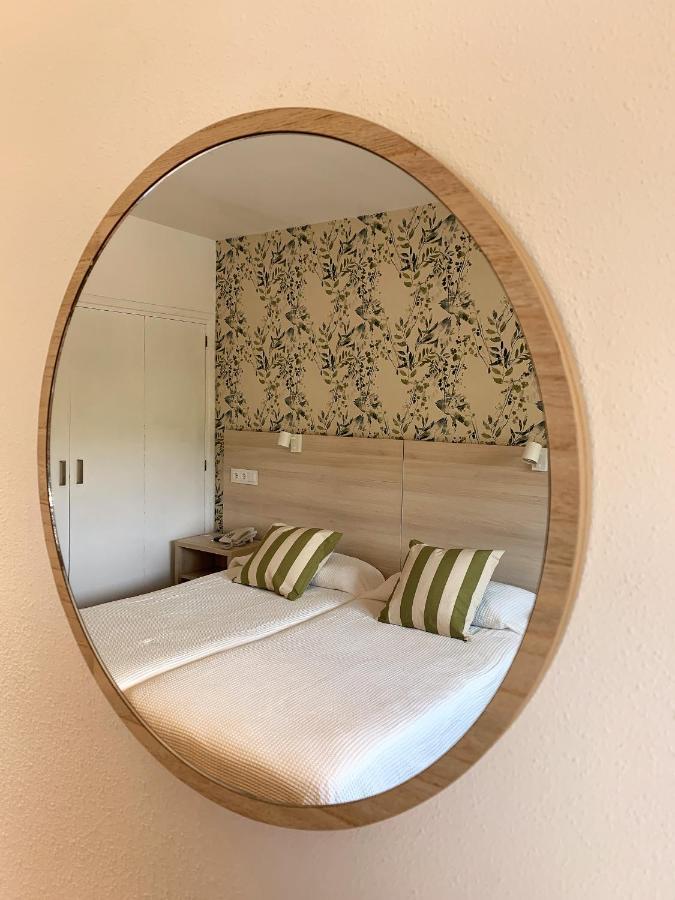 Hotel Mi Casa Sabinanigo Bagian luar foto