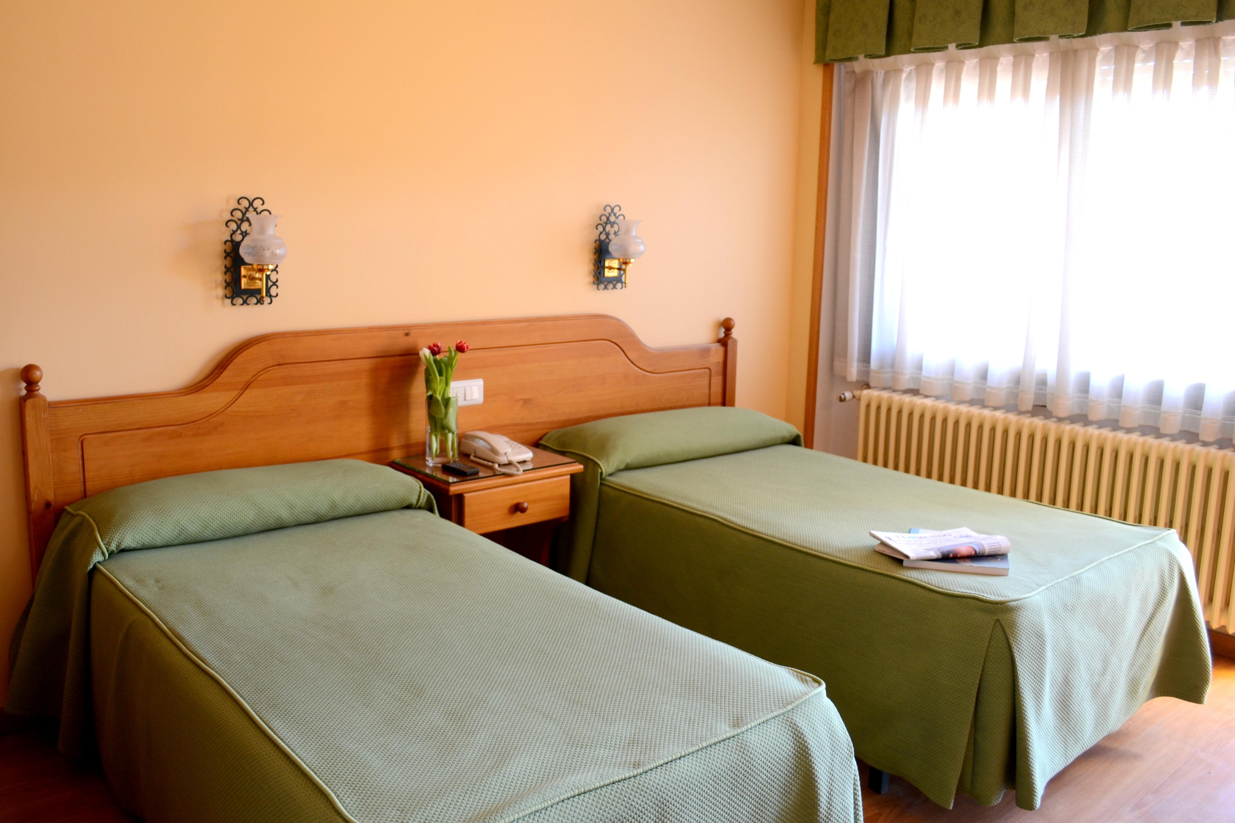 Hotel Mi Casa Sabinanigo Bagian luar foto