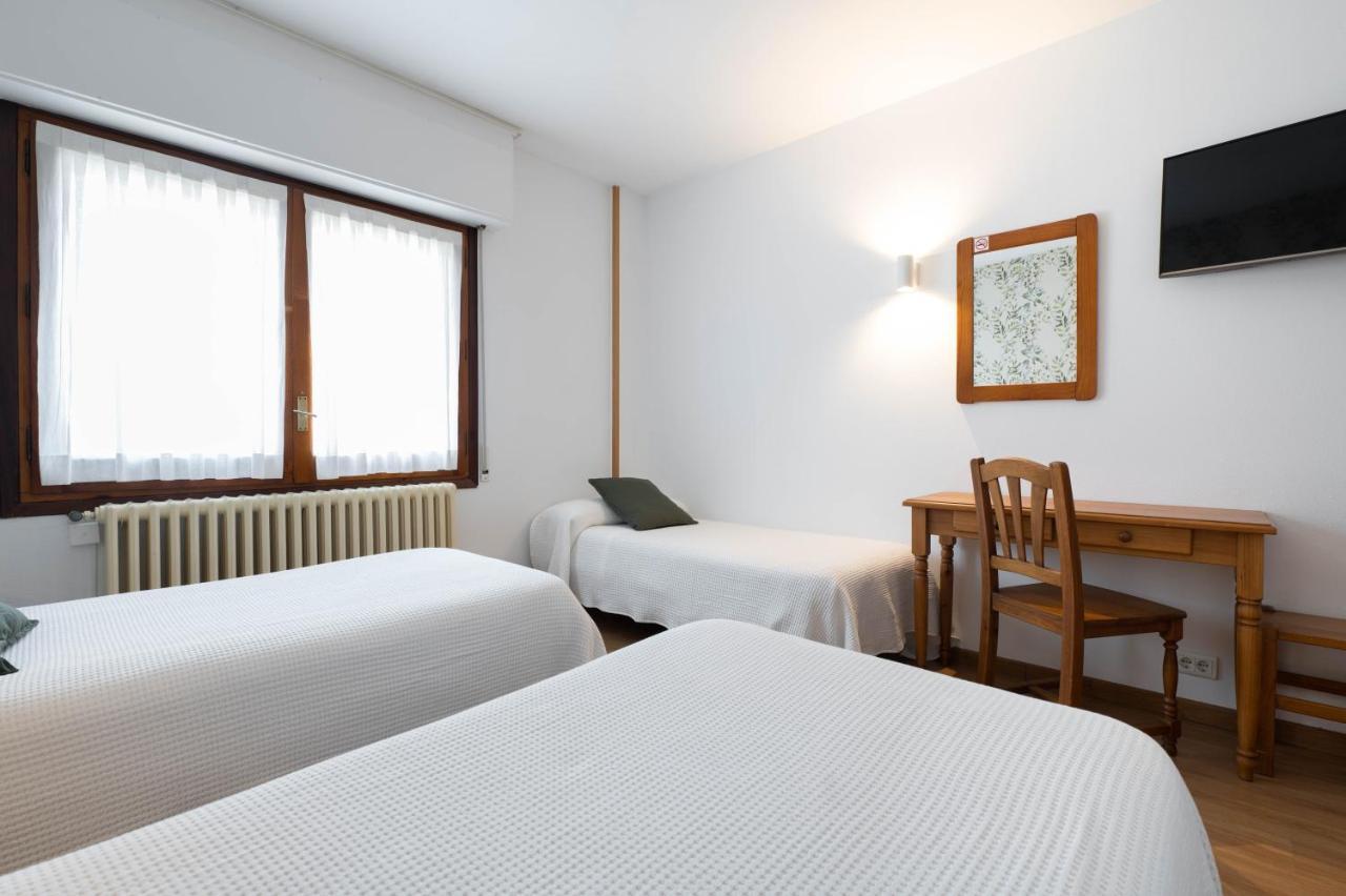 Hotel Mi Casa Sabinanigo Bagian luar foto