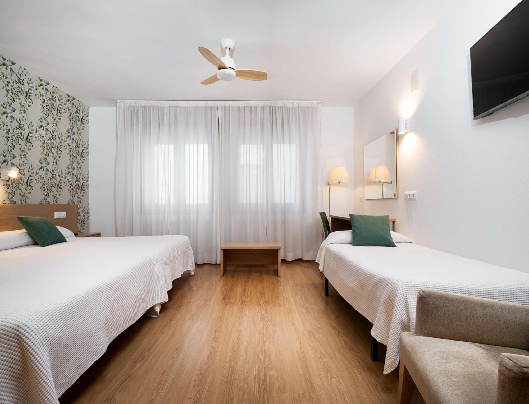 Hotel Mi Casa Sabinanigo Bagian luar foto