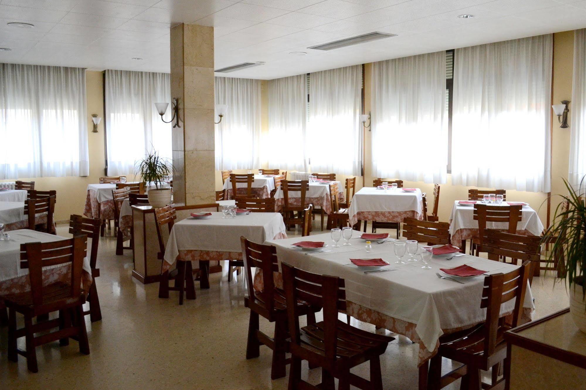 Hotel Mi Casa Sabinanigo Bagian luar foto